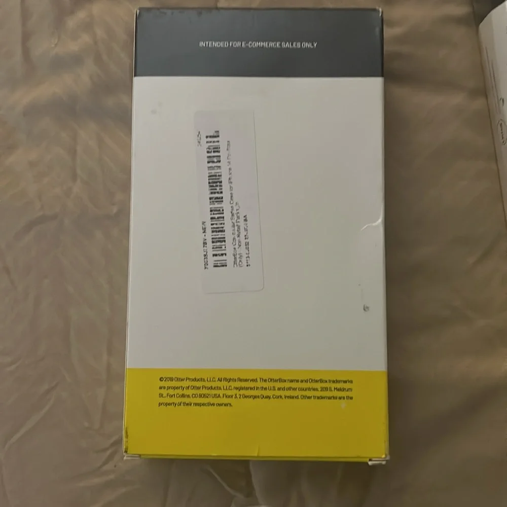 Otterbox commuter series case for iPhone 14 Pro Max Green Pro Max brand new.